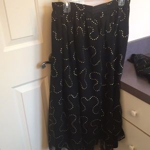 Vintage Black taffeta skirt with gold and lined